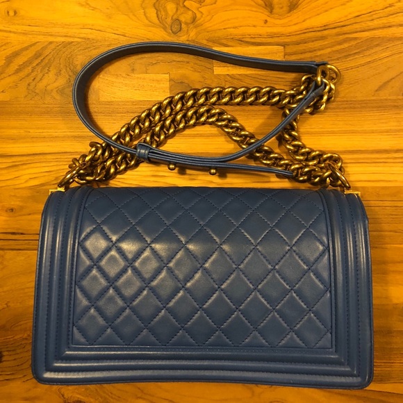 🚫SOLD🚫 Chanel Medium Boy Flap Royal Blue GHW - Picture 3 of 8